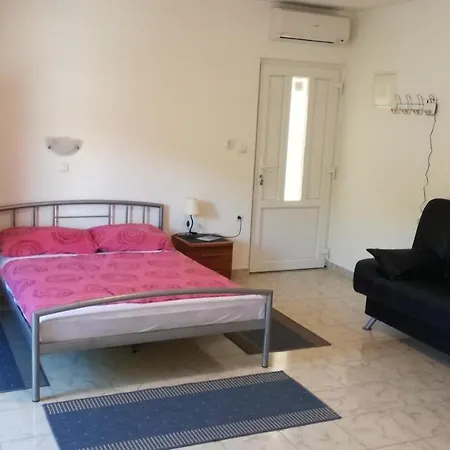Studio Barbat 11472a Apartment *